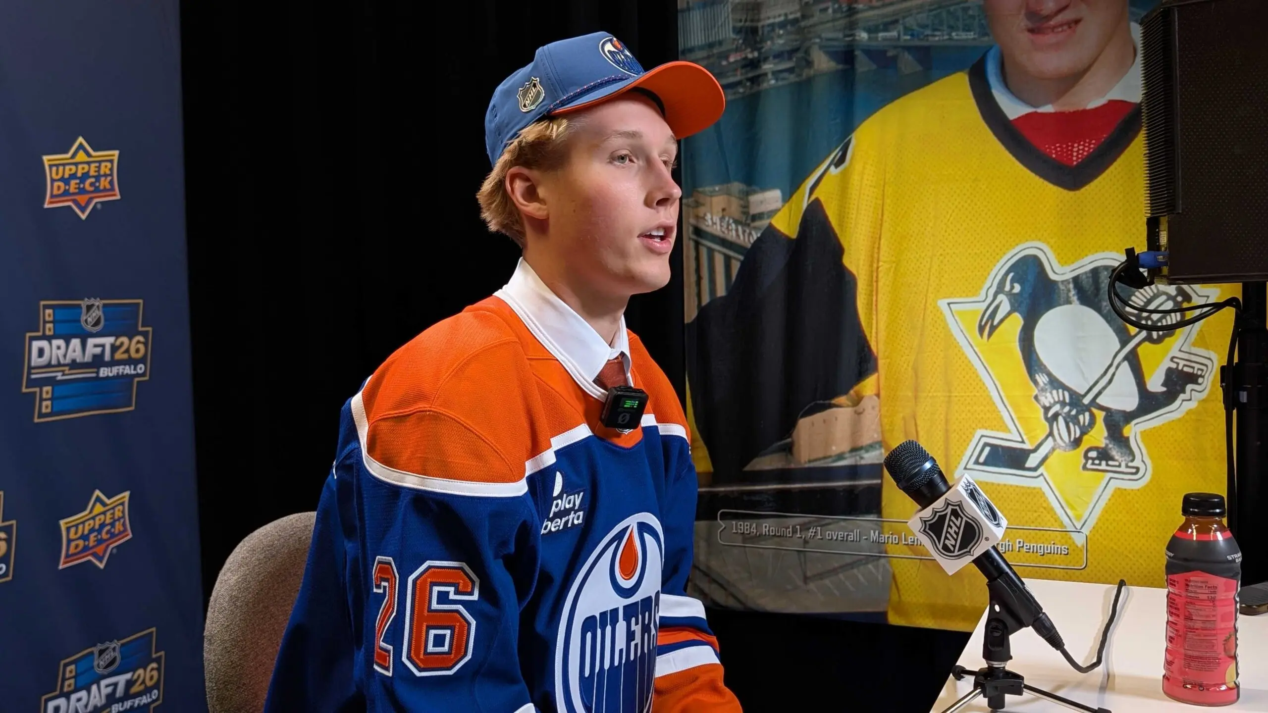 Rudolfs Berzkalns im Interview nachdem die Edmonton Oilers ihn gedraftet haben.